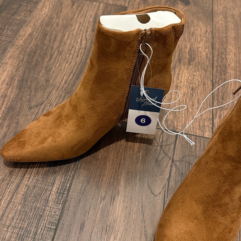 Universal Thread Elegant Tan Faux Suede Pointy Ankle Boots New - Picture 5 of 12